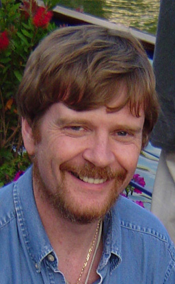 Gordon Emslie headshot.